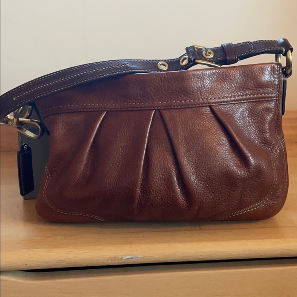 EUC Auth. Coach leather purse